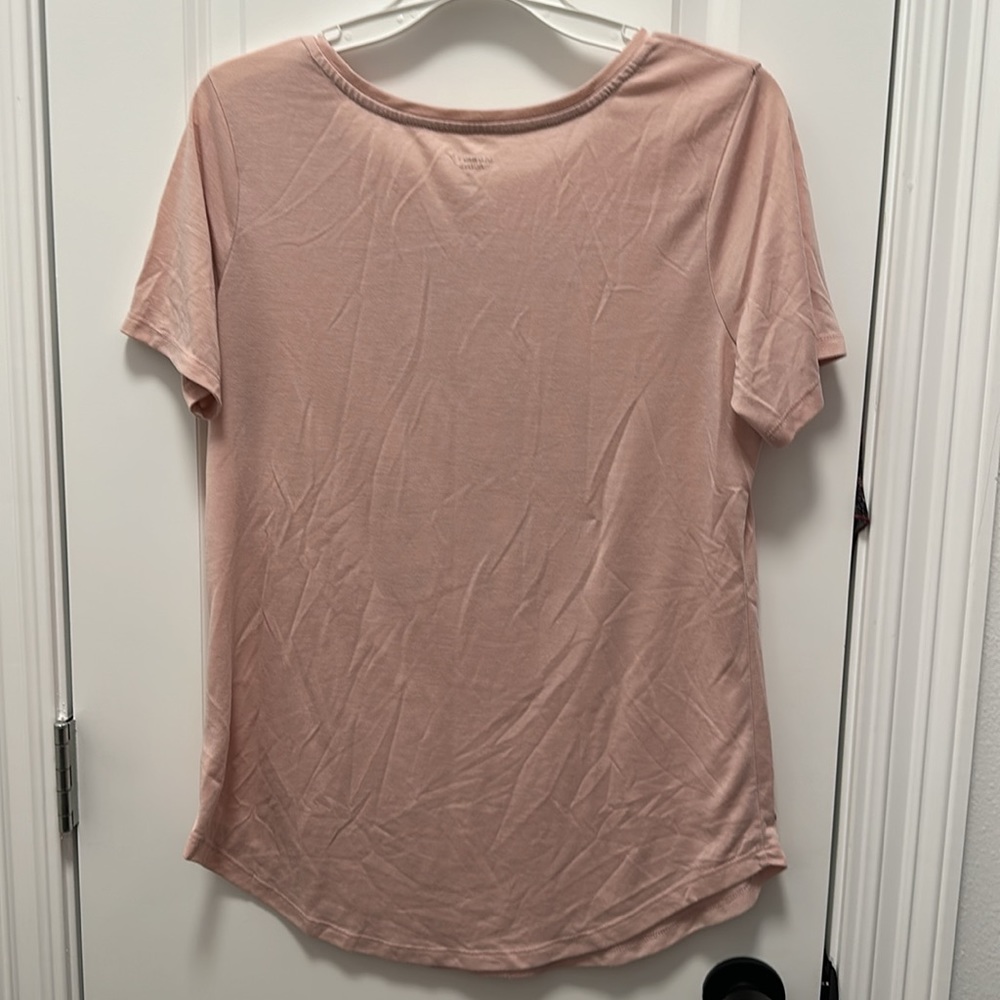 Old Navy active Tshirt size medium - Picture 3 of 4